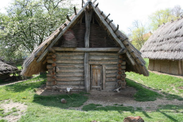 slavic-log-cabin-3-600x401 Crivon Crônicas em Crivon 